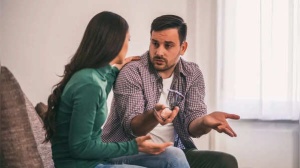 7 Early Warning Signs: Is Your Partner Commitment-Phobic?