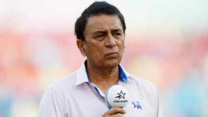 Sunil Gavaskar Rebukes Foreign Players' Criticism of Shreyas Iyer's Asia Cup Omission: 
