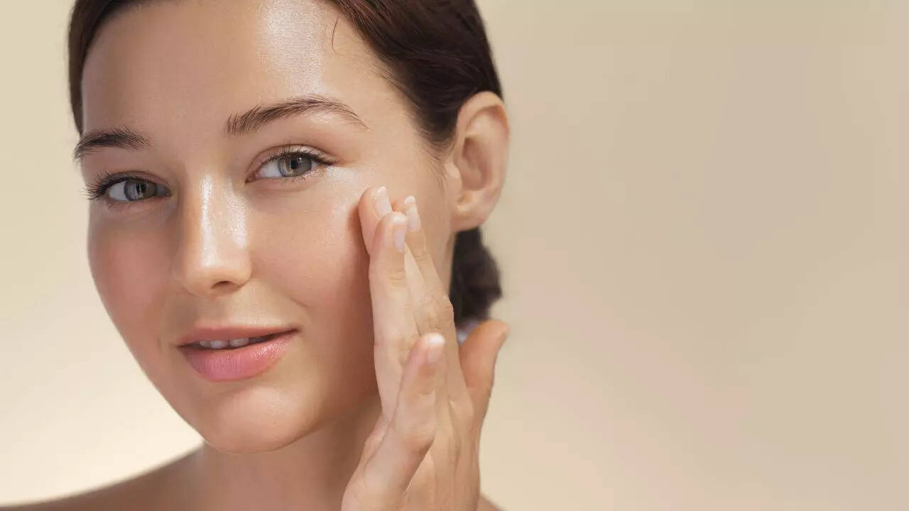 How oil pulling slows ageing and supports skin health naturally